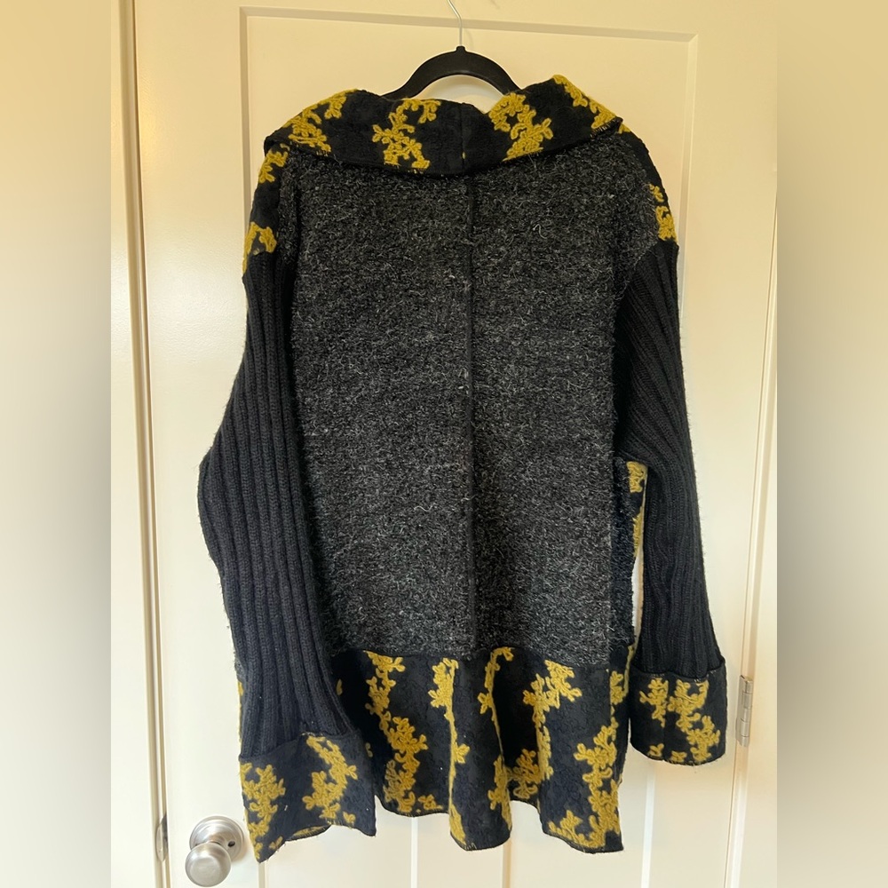 NorthStyle Black and Gold Knit Cardigan - Picture 7 of 7